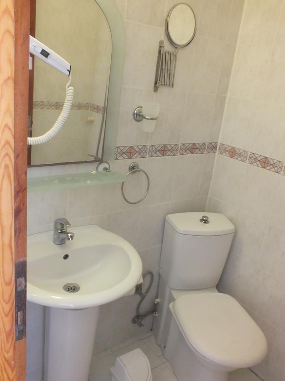 Hotel Dorukhan Кушадасъ Стая снимка