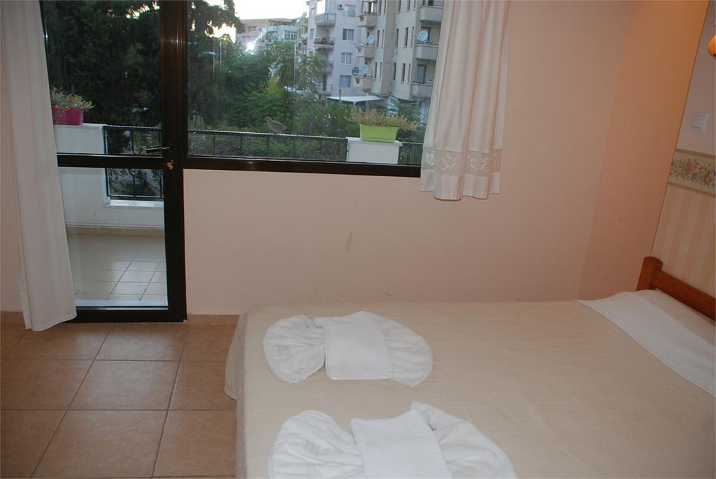 Hotel Dorukhan Кушадасъ Екстериор снимка