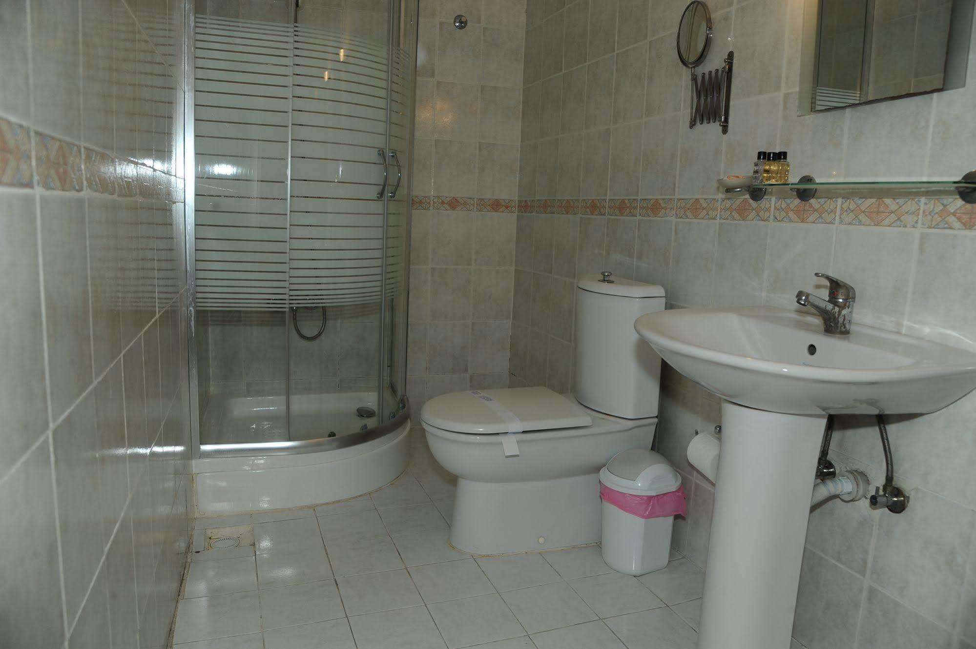 Hotel Dorukhan Кушадасъ Екстериор снимка