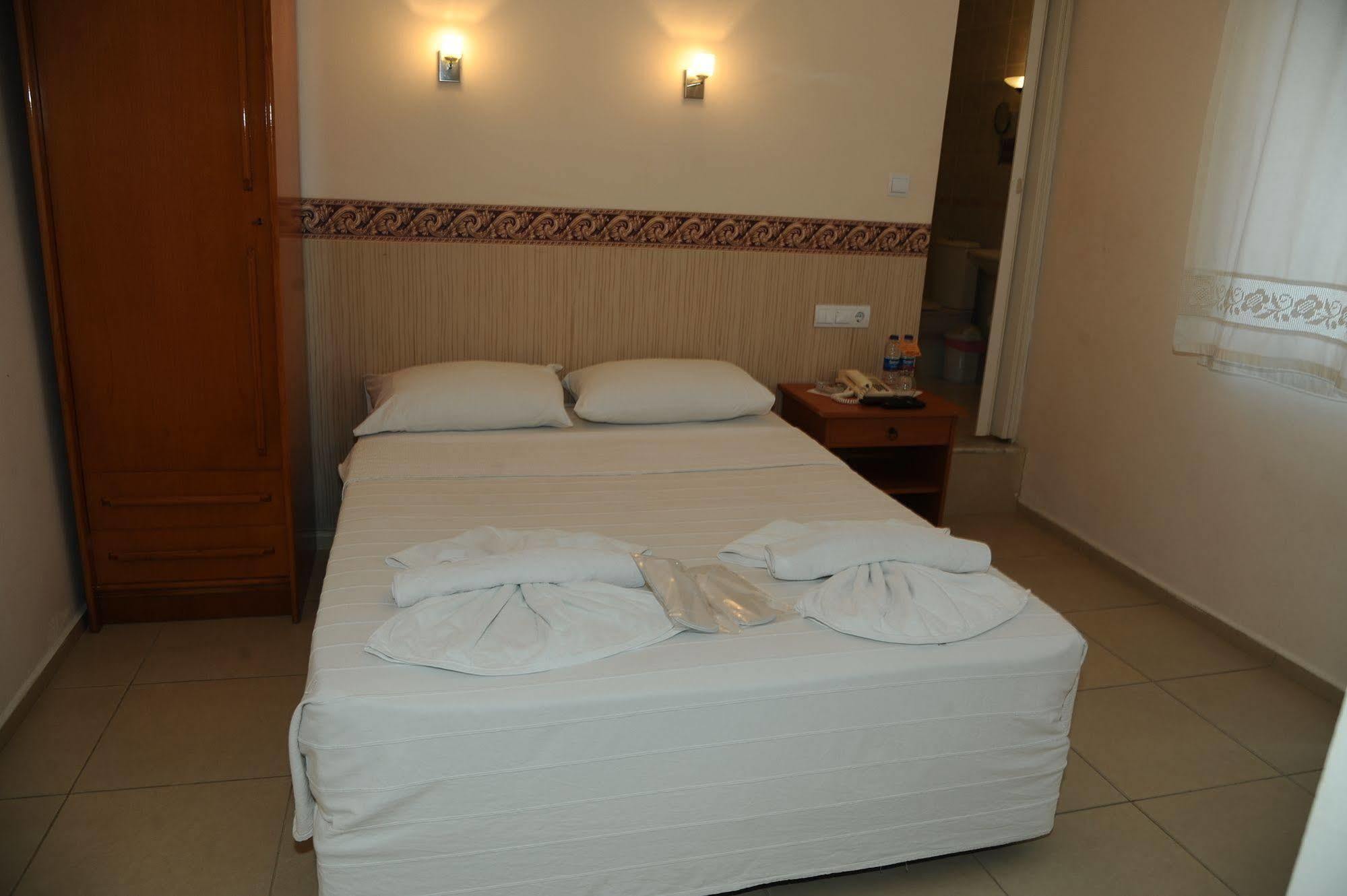 Hotel Dorukhan Кушадасъ Екстериор снимка