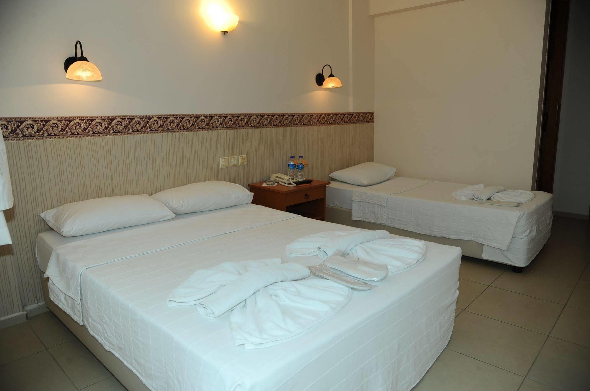 Hotel Dorukhan Кушадасъ Екстериор снимка