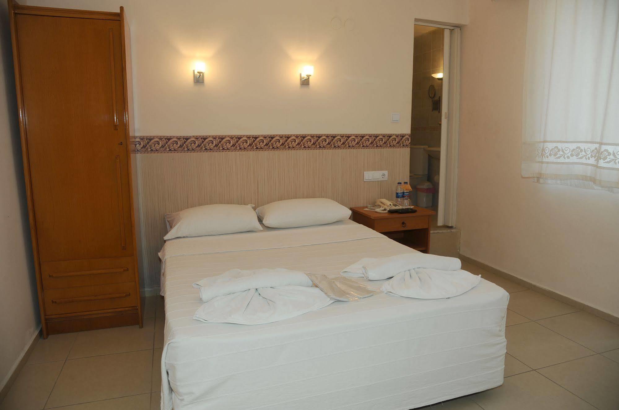 Hotel Dorukhan Кушадасъ Екстериор снимка